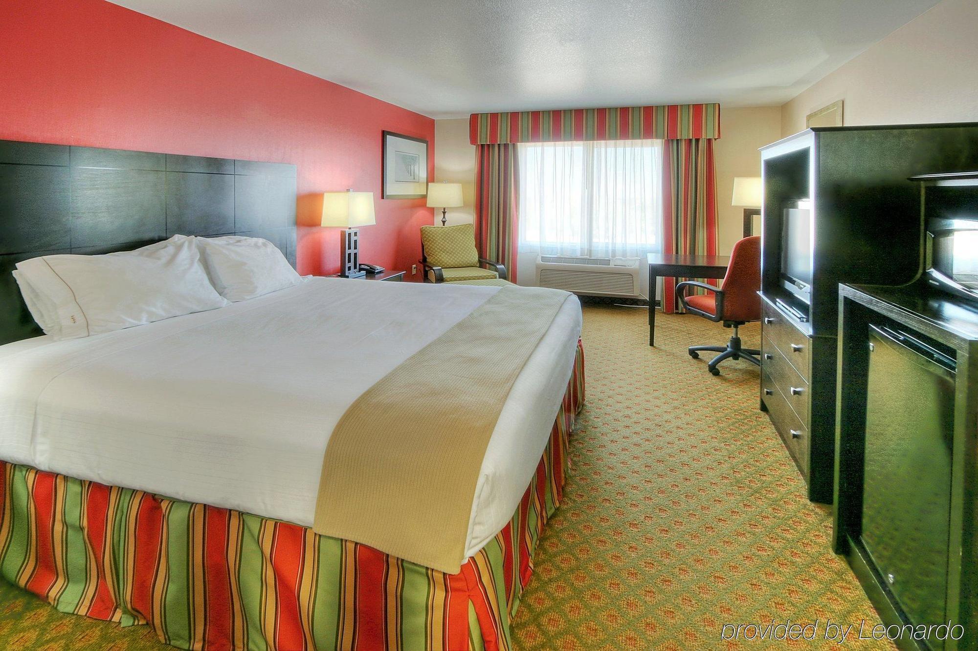Holiday Inn Express And Suites - Tucumcari, An Ihg Hotel Kültér fotó